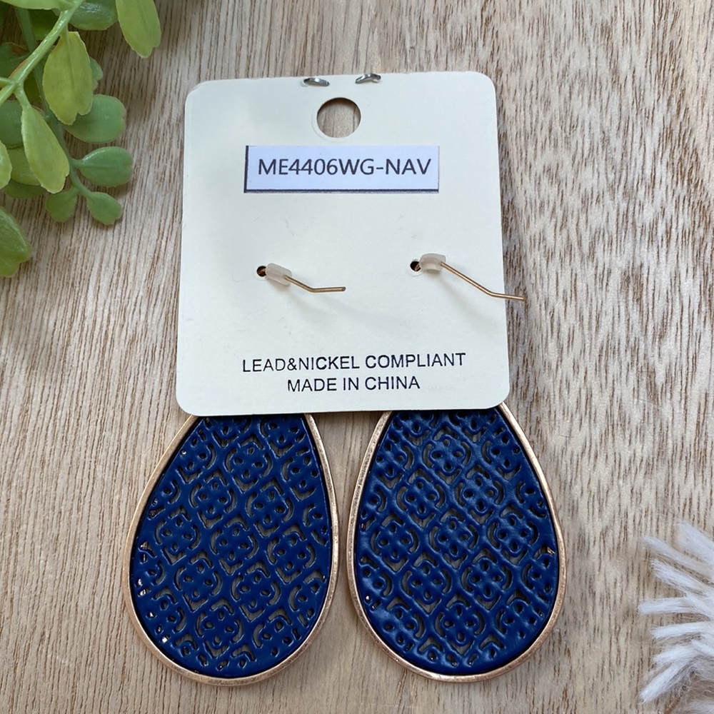 🎉HP🎉 ITS Teardrop Filigree Earrings 💗 Gold & Navy - Picture 11 of 12